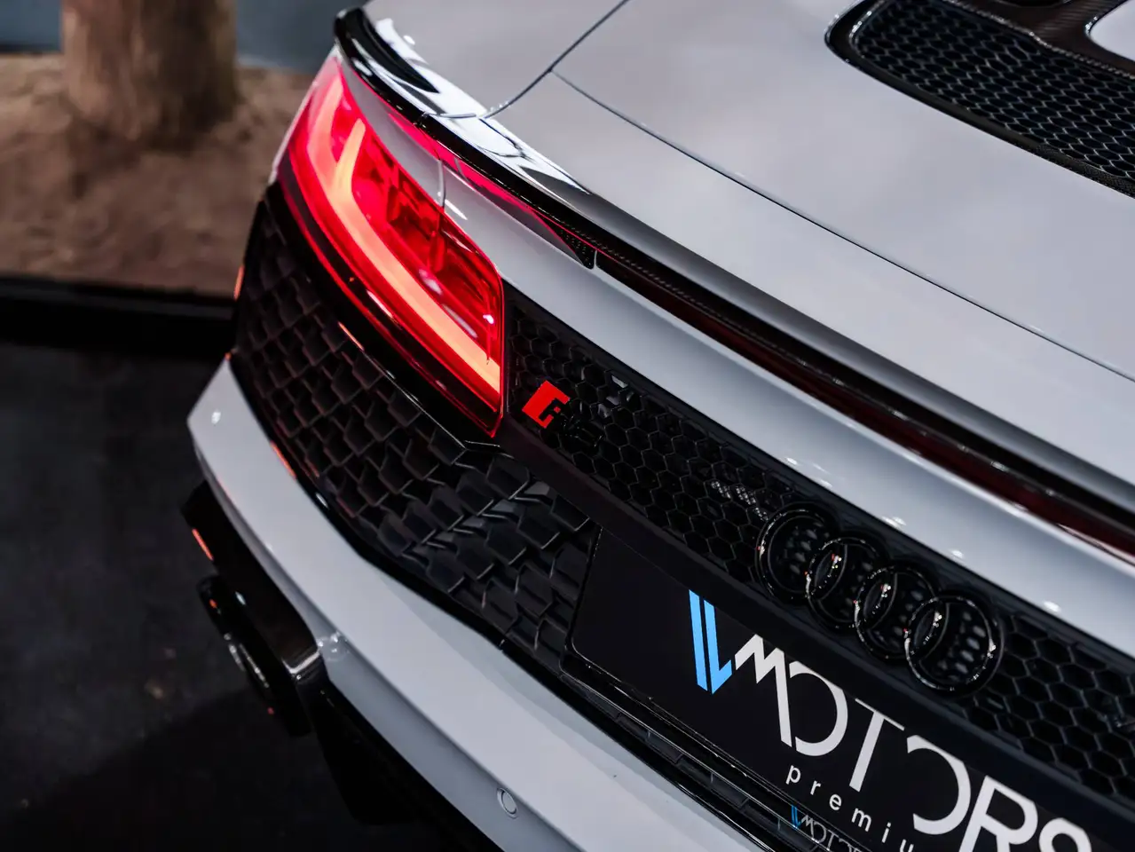 Audi R8 - 8