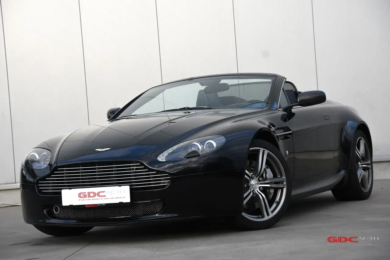 Aston Martin Vantage - 2