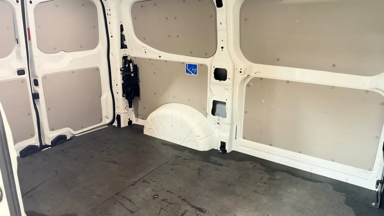 Volkswagen T7 Transporter - 9