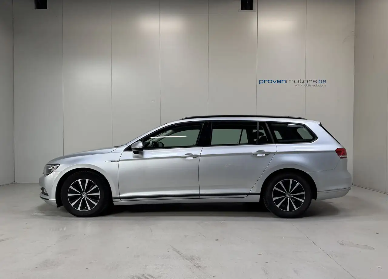 Volkswagen Passat - 8