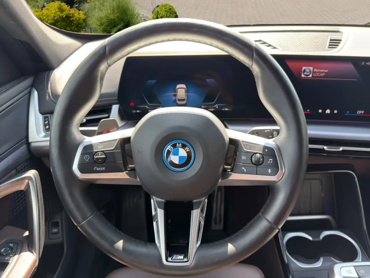 BMW iX1 - 12
