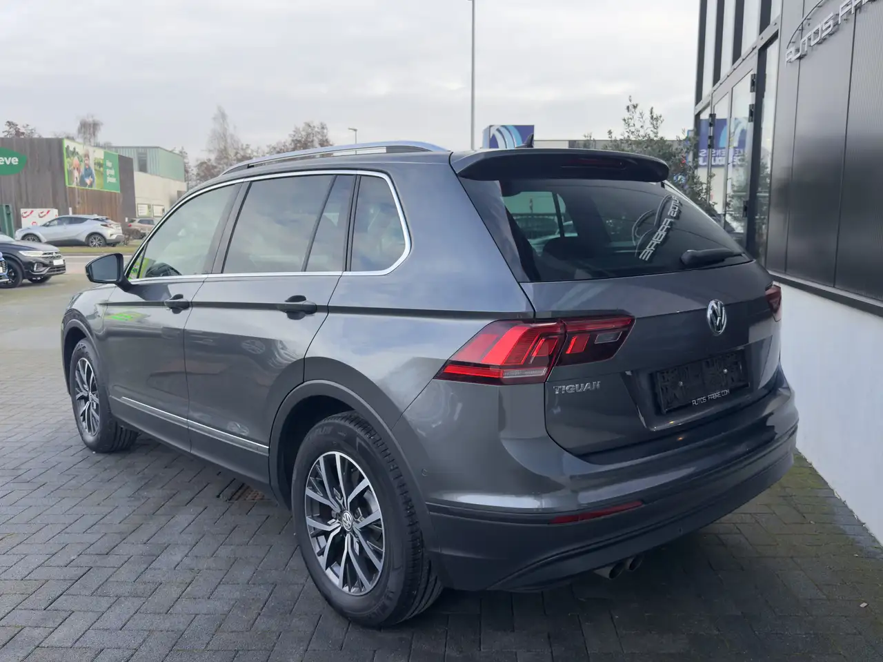 Volkswagen Tiguan - 6