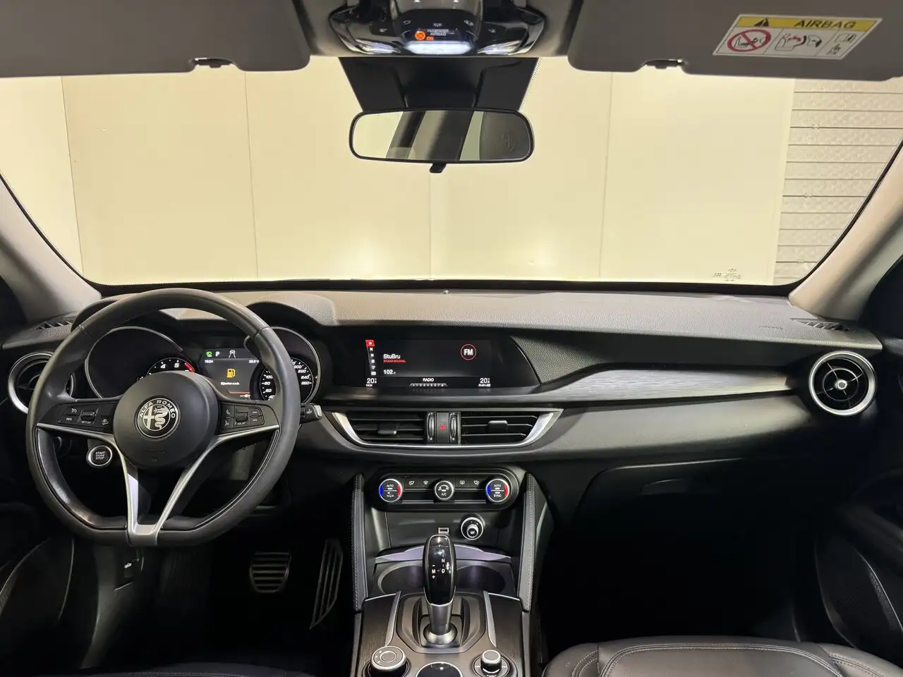 Alfa Romeo Stelvio - 11