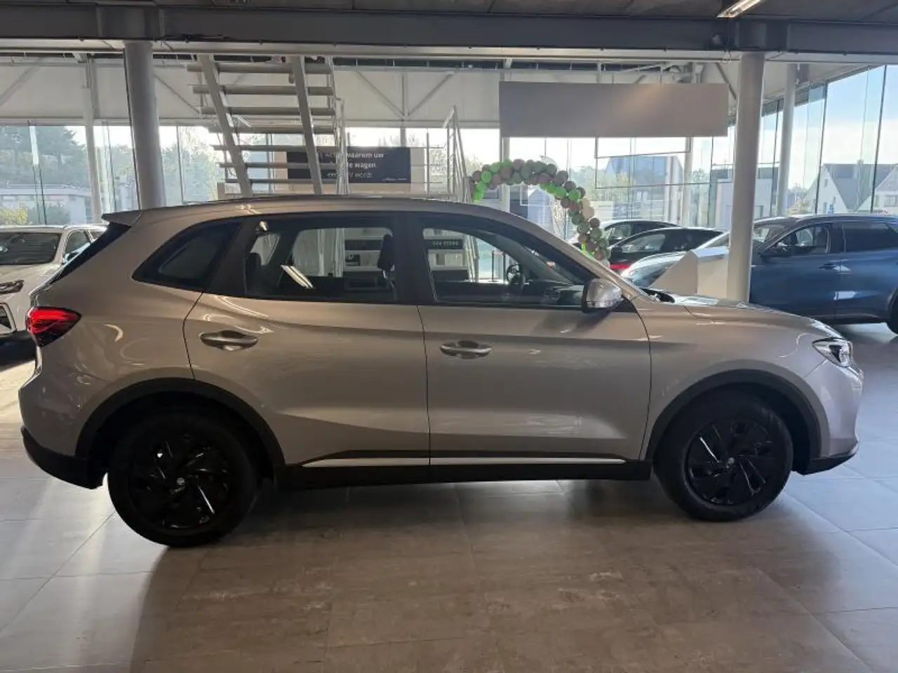 MG ZS - 8