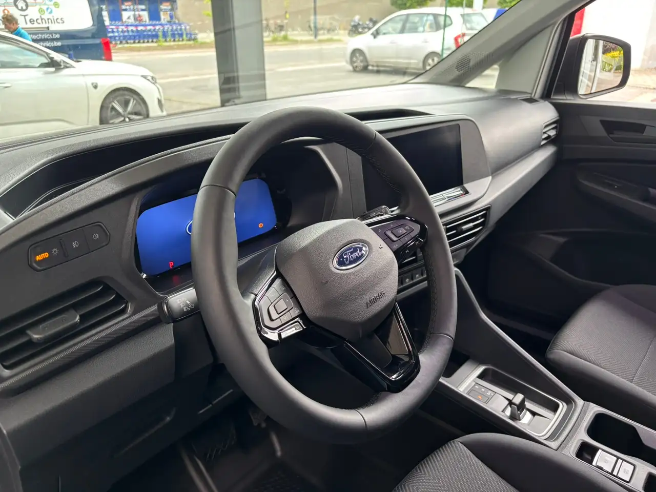Ford Transit Connect - 7