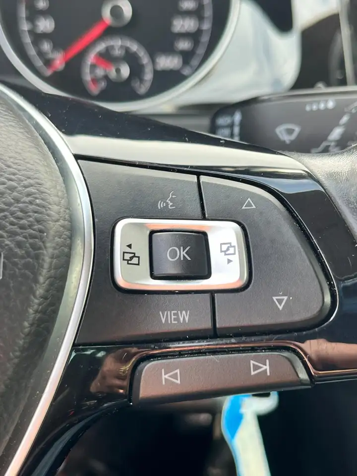 Volkswagen Golf Variant - 10
