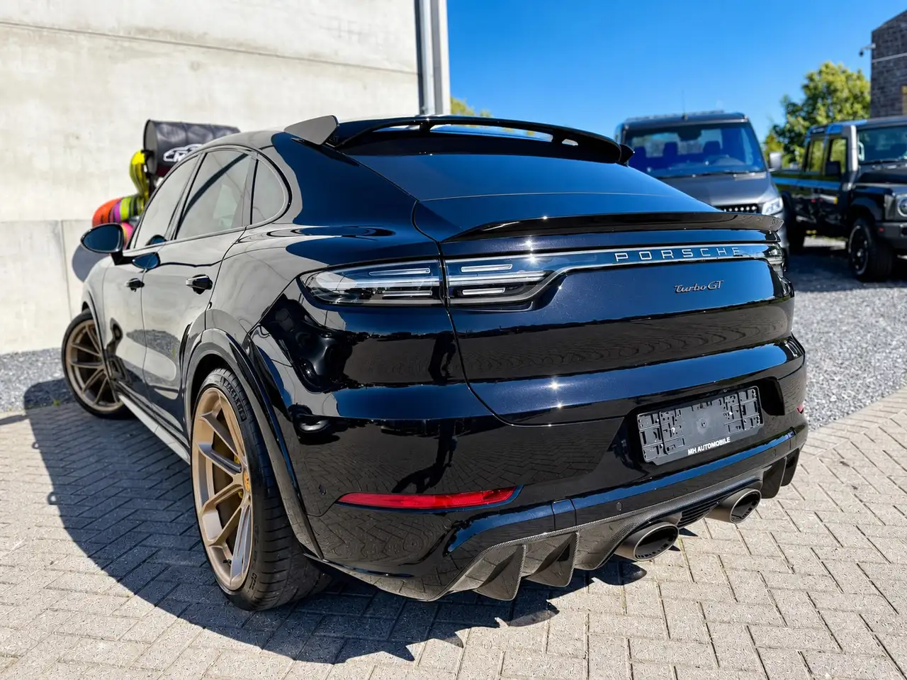 Porsche Cayenne - 2