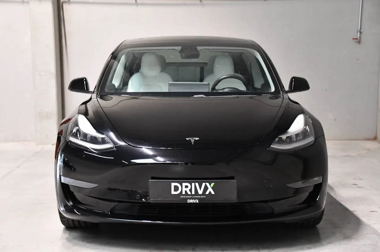 Tesla Model 3 - 5