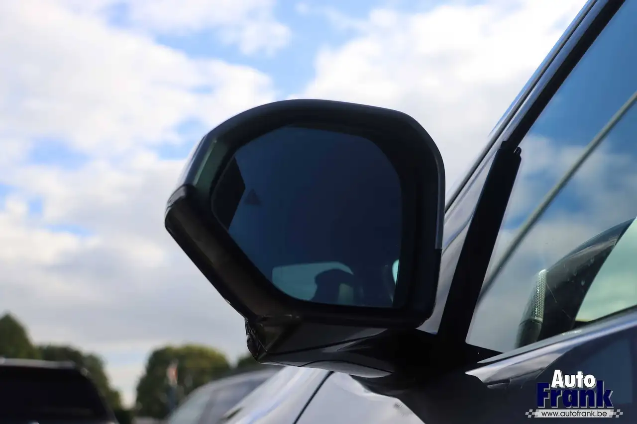 BMW iX3 - 12
