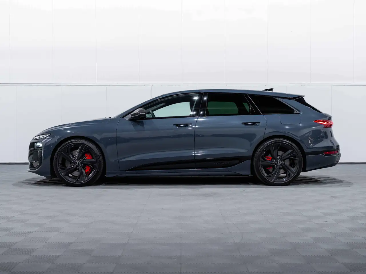 Audi S6 e-tron - 4
