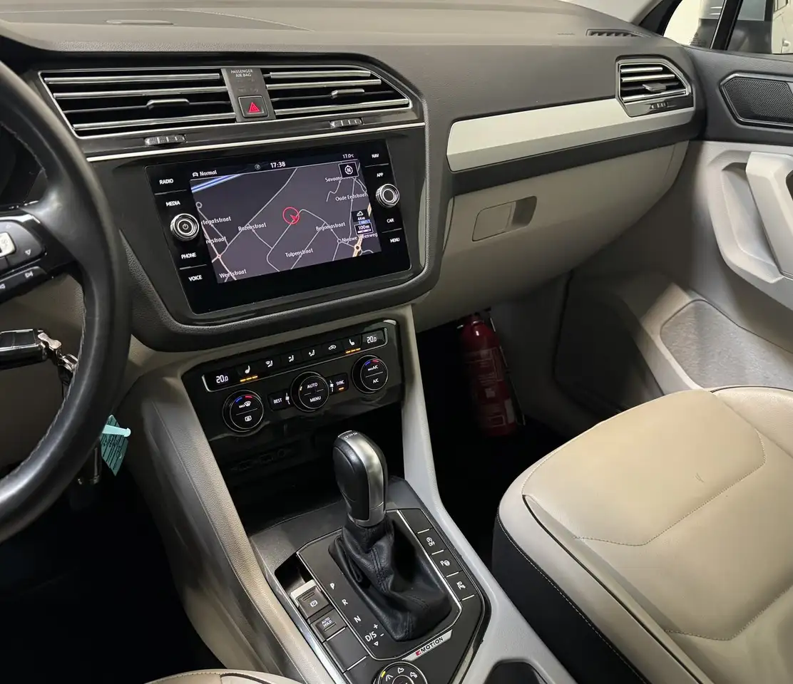 Volkswagen Tiguan - 12