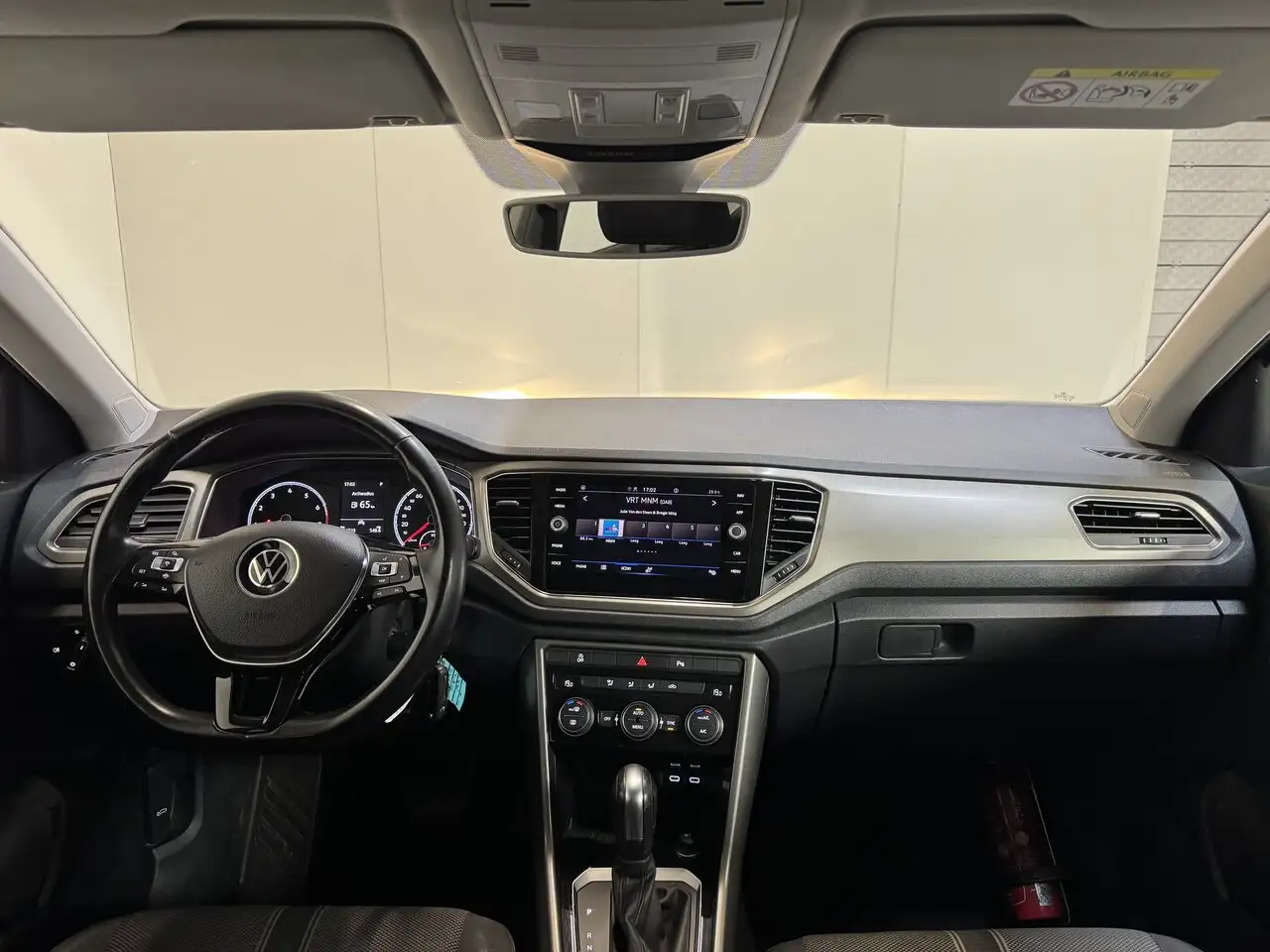 Volkswagen T-Roc - 11
