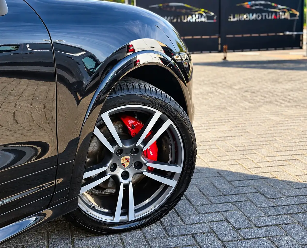 Porsche Cayenne - 12