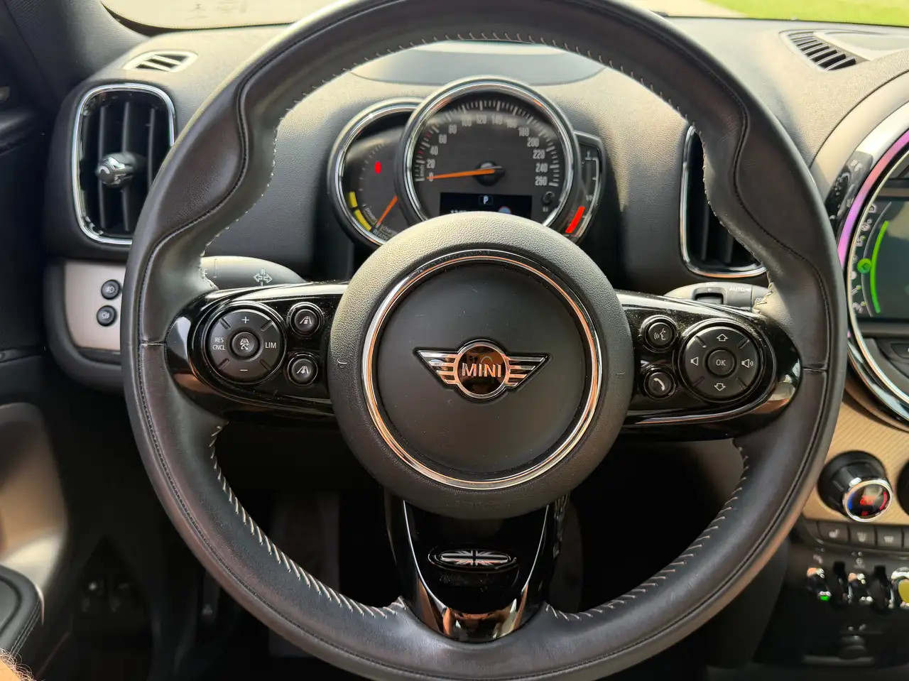 MINI Cooper SE Countryman - 10