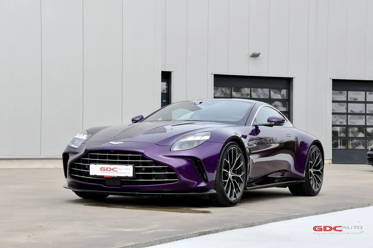 Aston Martin Vantage - 7