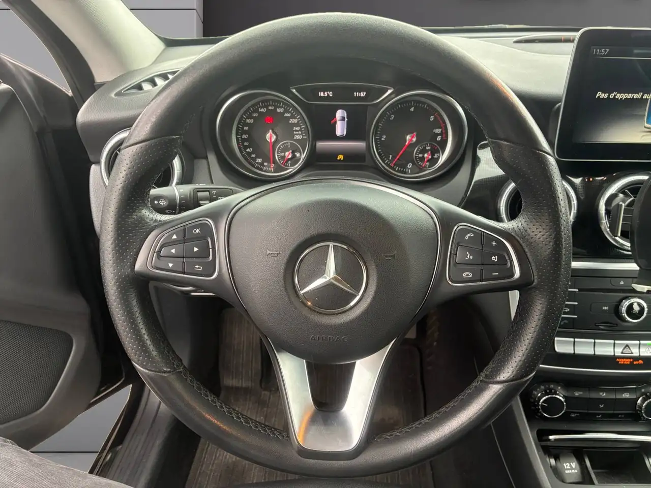 Mercedes-Benz CLA 200 - 12