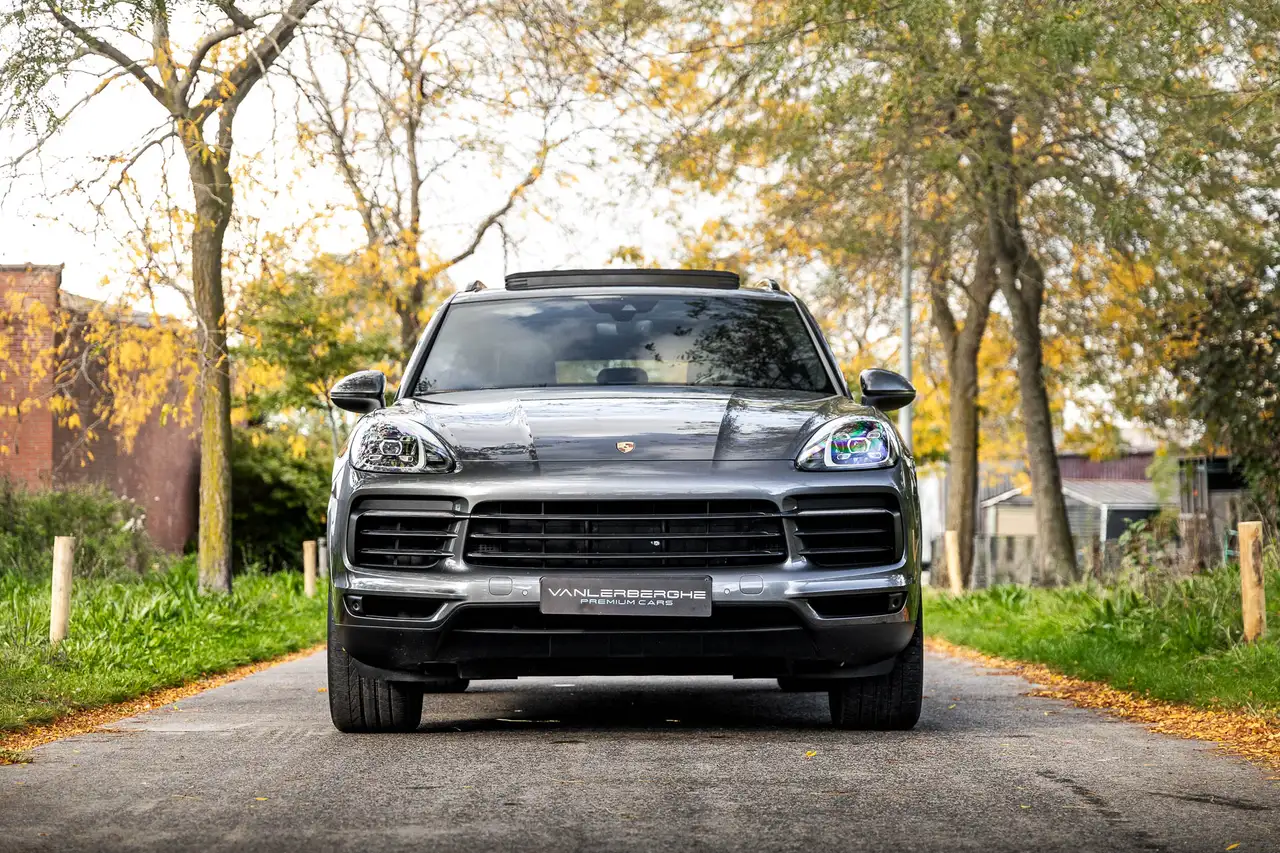 Porsche Cayenne - 2