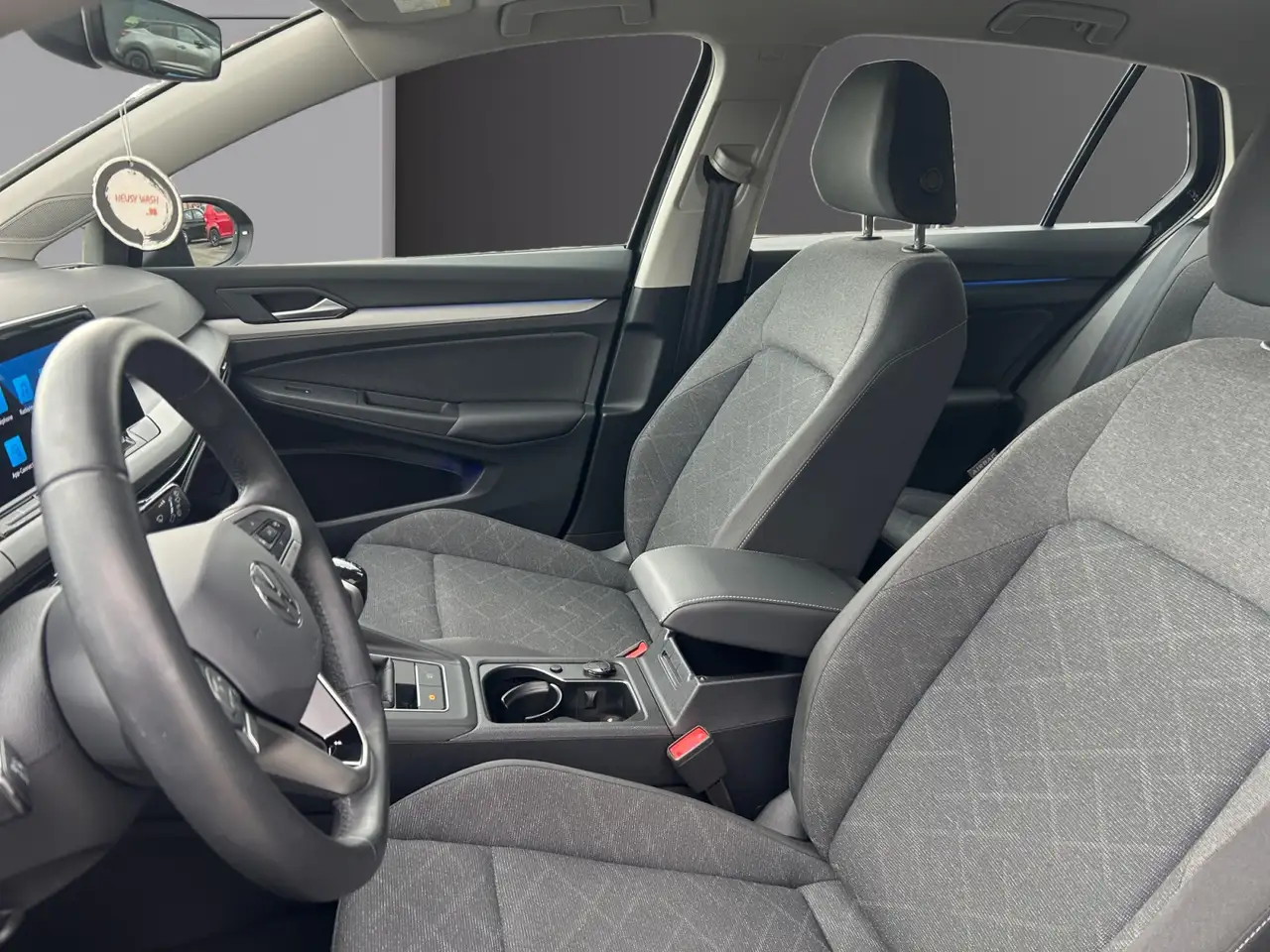 Volkswagen Golf - 8