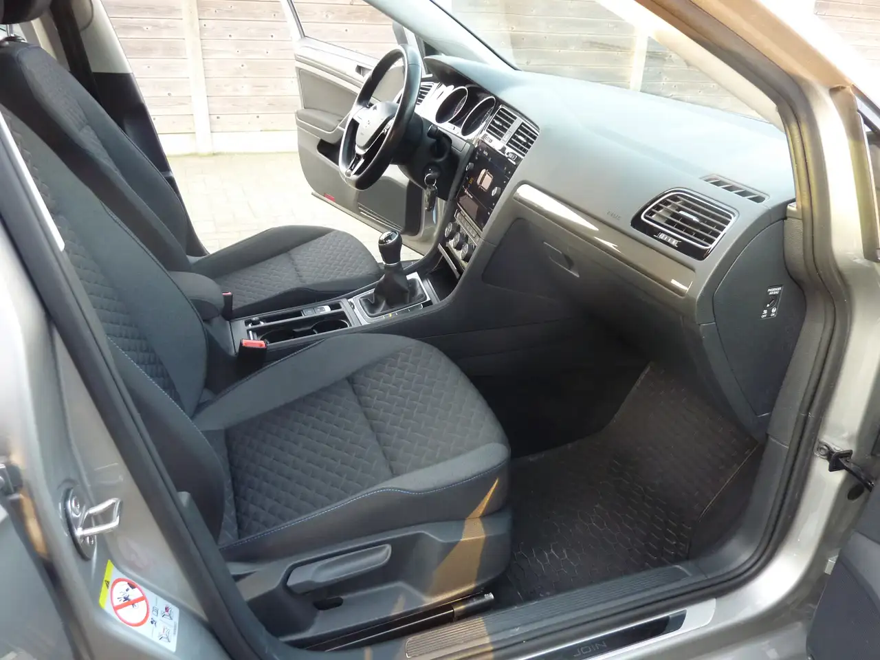 Volkswagen Golf - 8