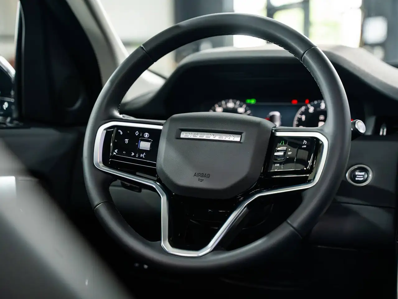 Land Rover Discovery Sport - 8