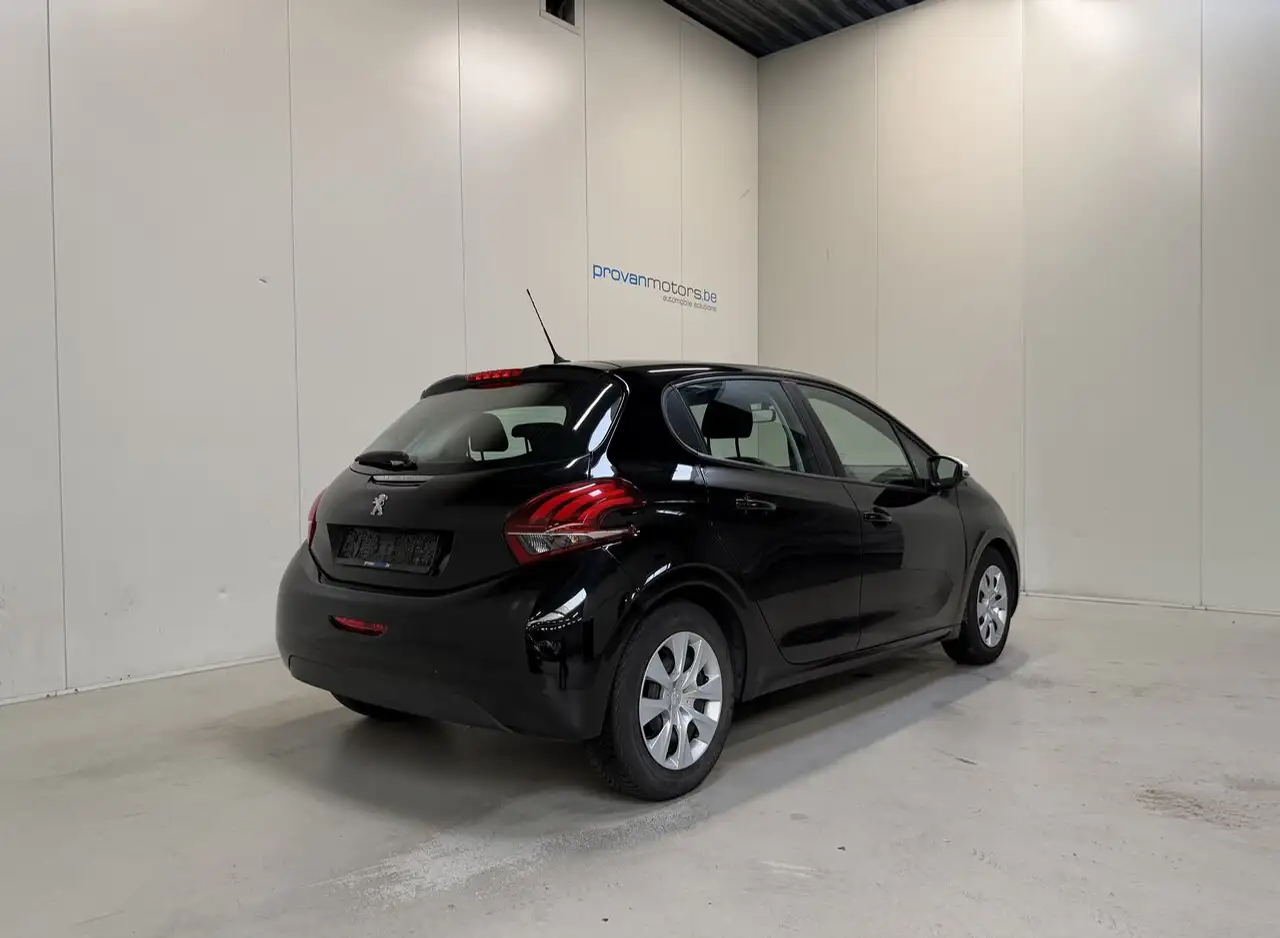 Peugeot 208 - 3