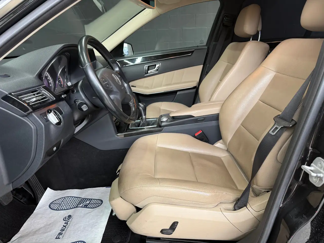 Mercedes-Benz E 200 - 10