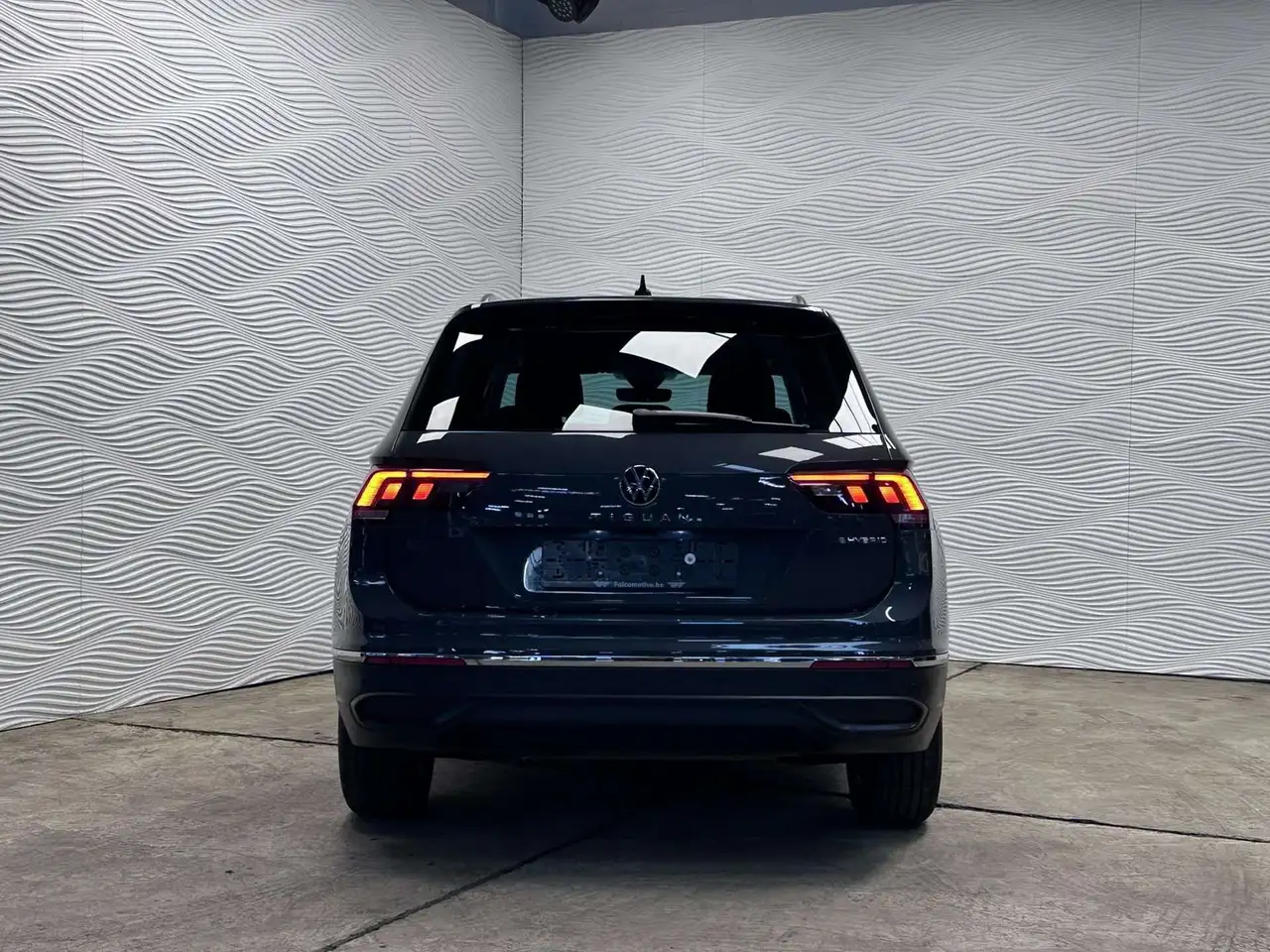 Volkswagen Tiguan - 8