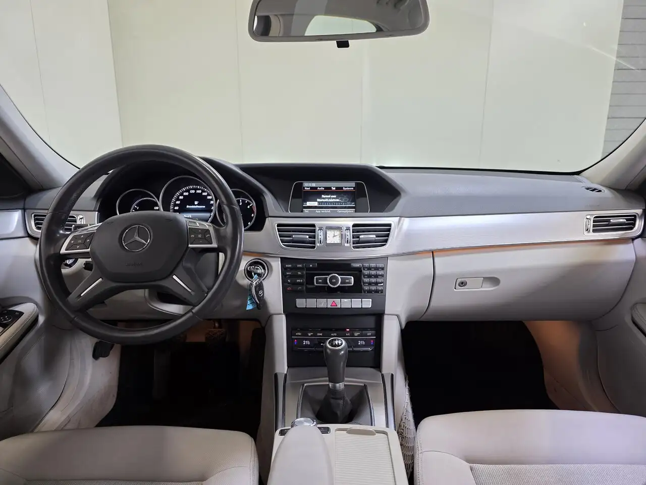 Mercedes-Benz E 200 - 11