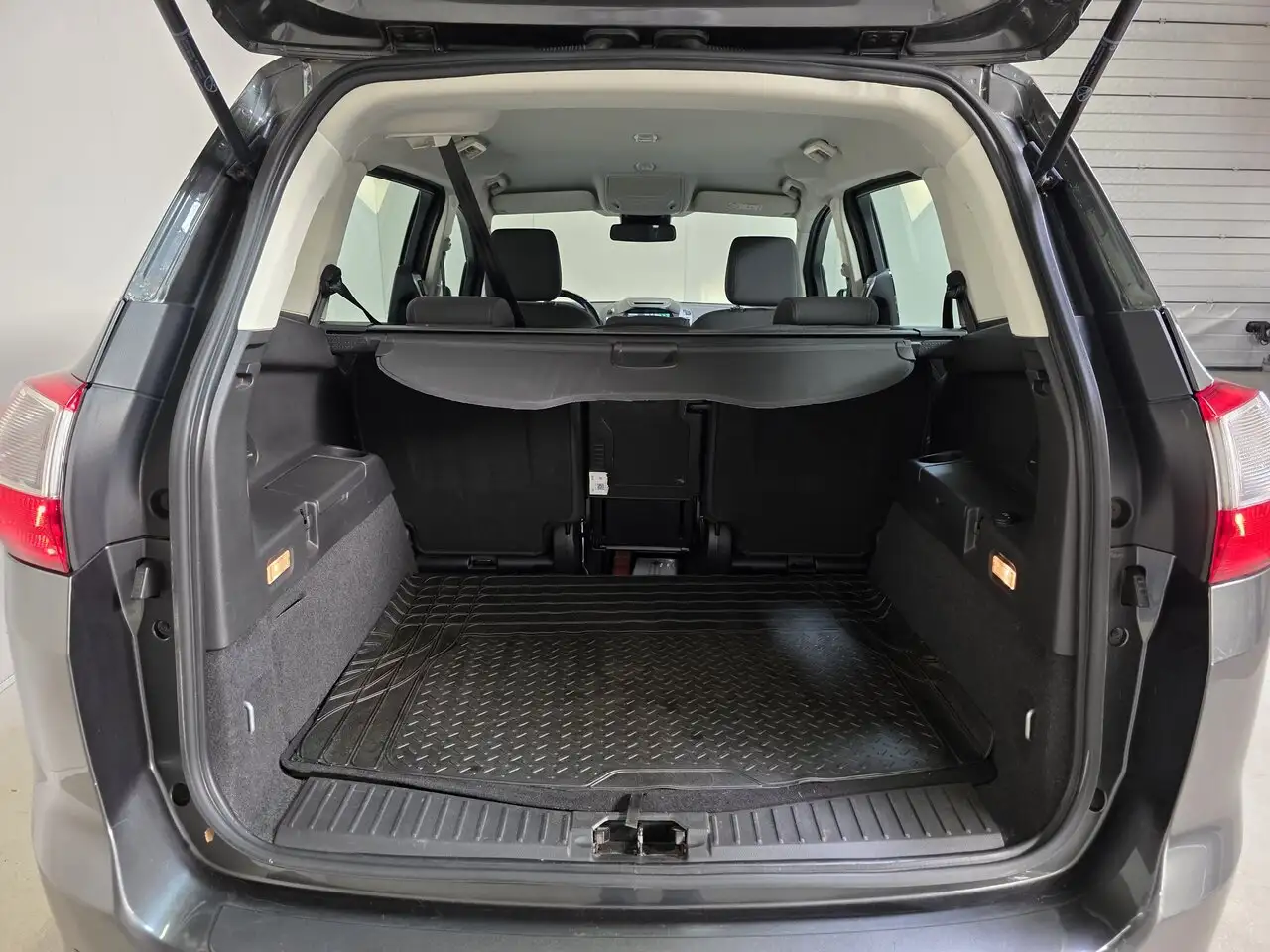 Ford Grand C-Max - 11