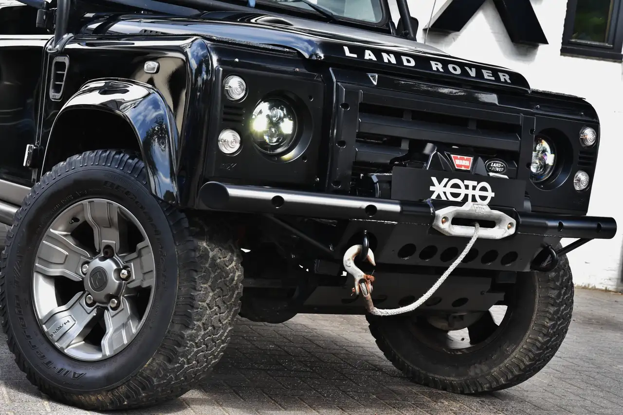 Land Rover Defender - 10