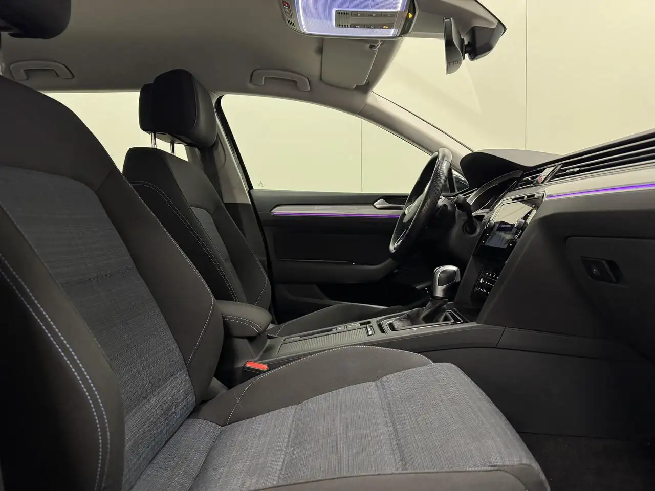 Volkswagen Passat - 2