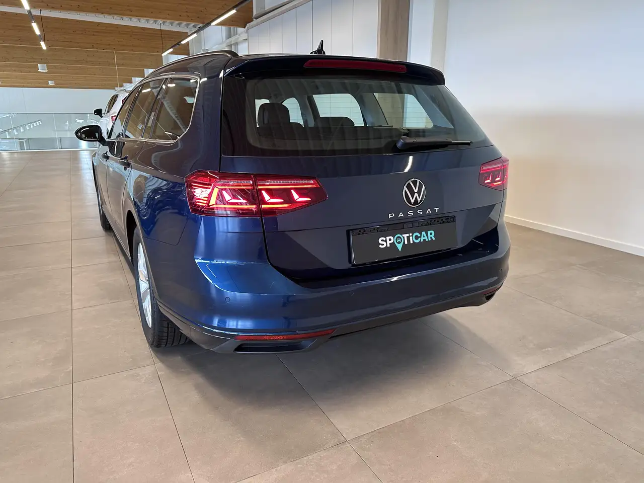 Volkswagen Passat - 3