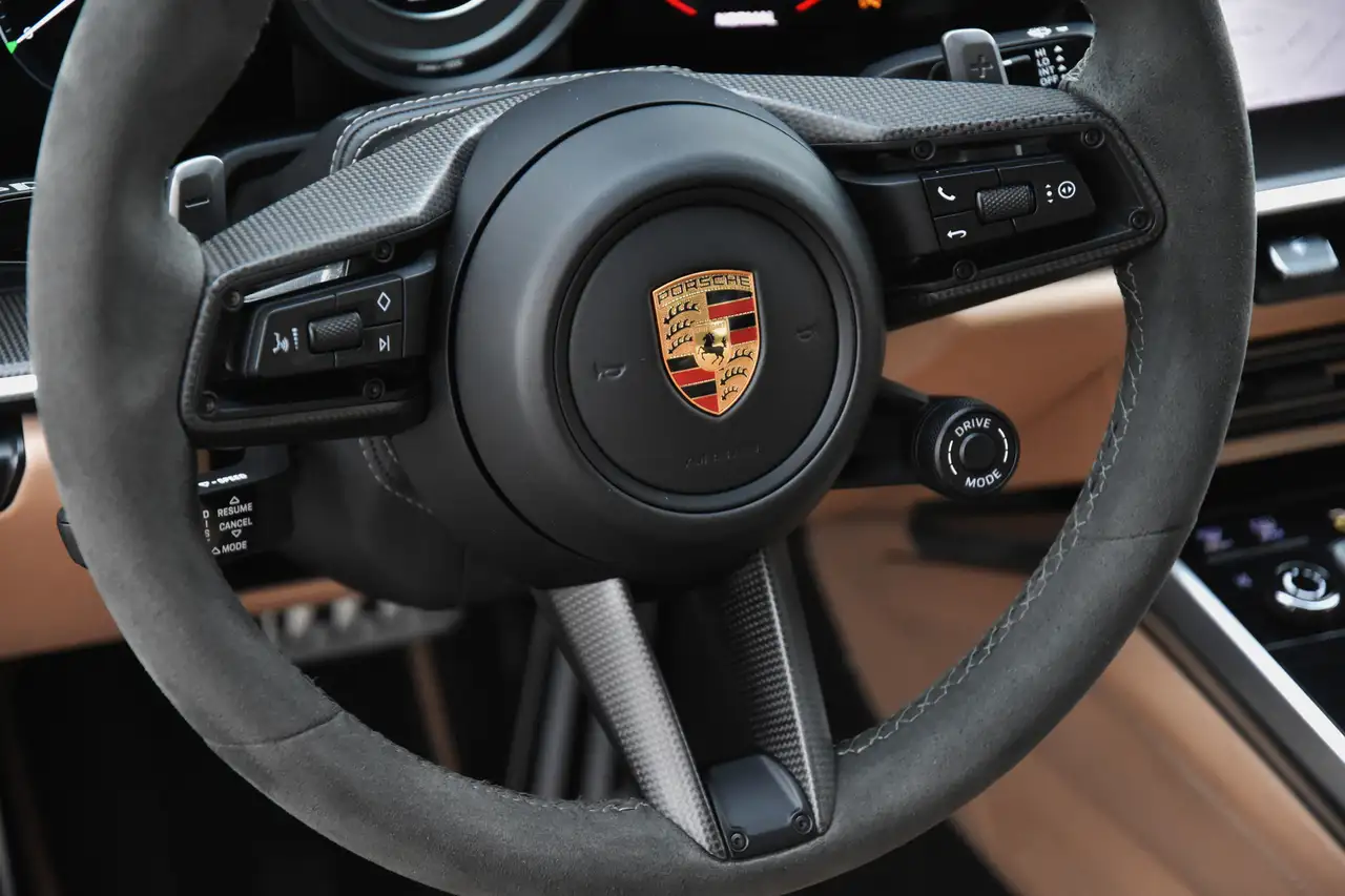 Porsche 992 - 11