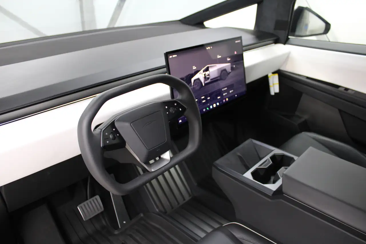Tesla Cybertruck - 11
