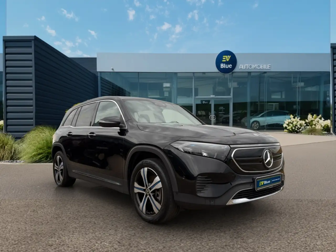 Mercedes-Benz EQB 250 - 8
