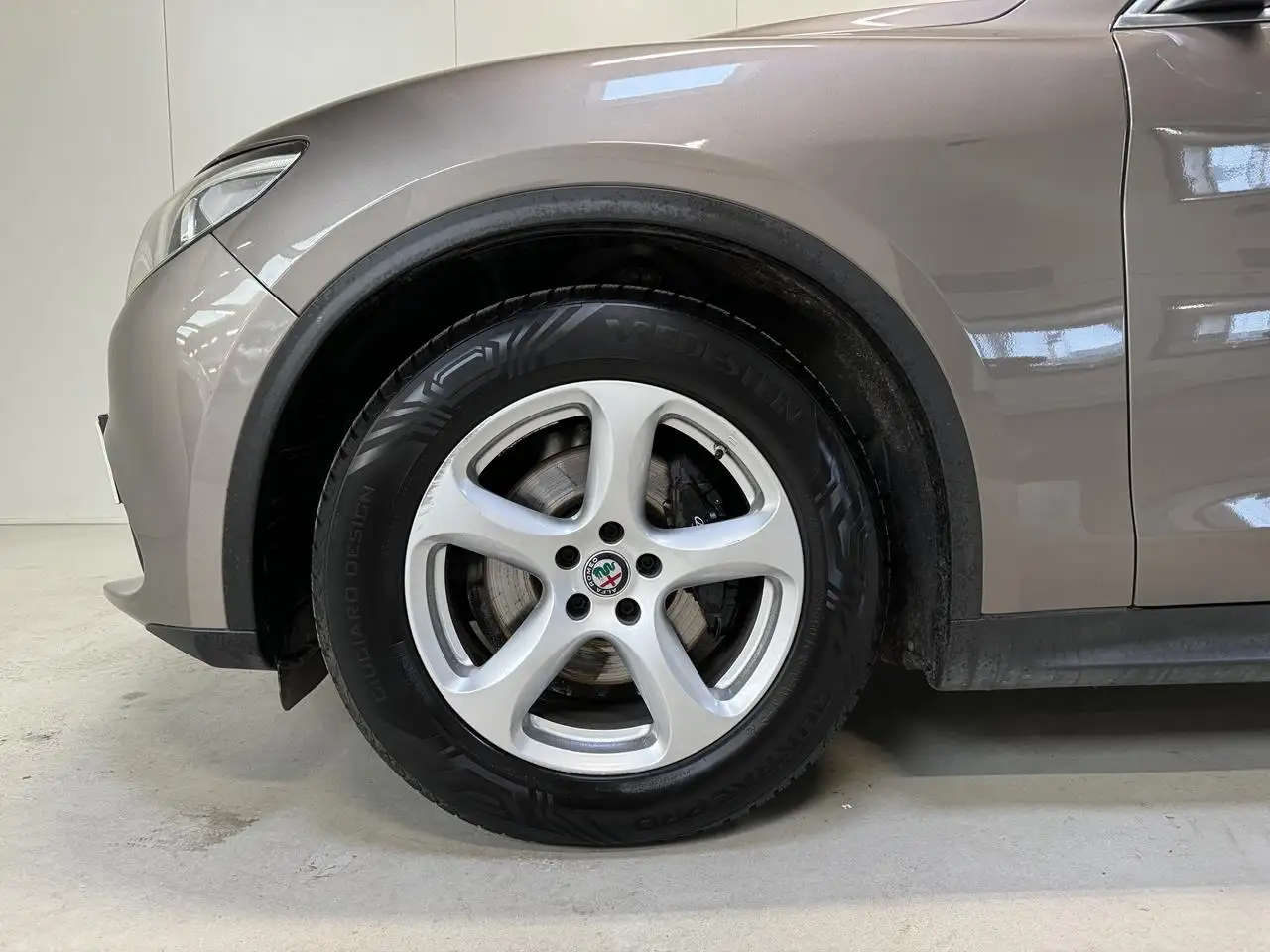 Alfa Romeo Stelvio - 7