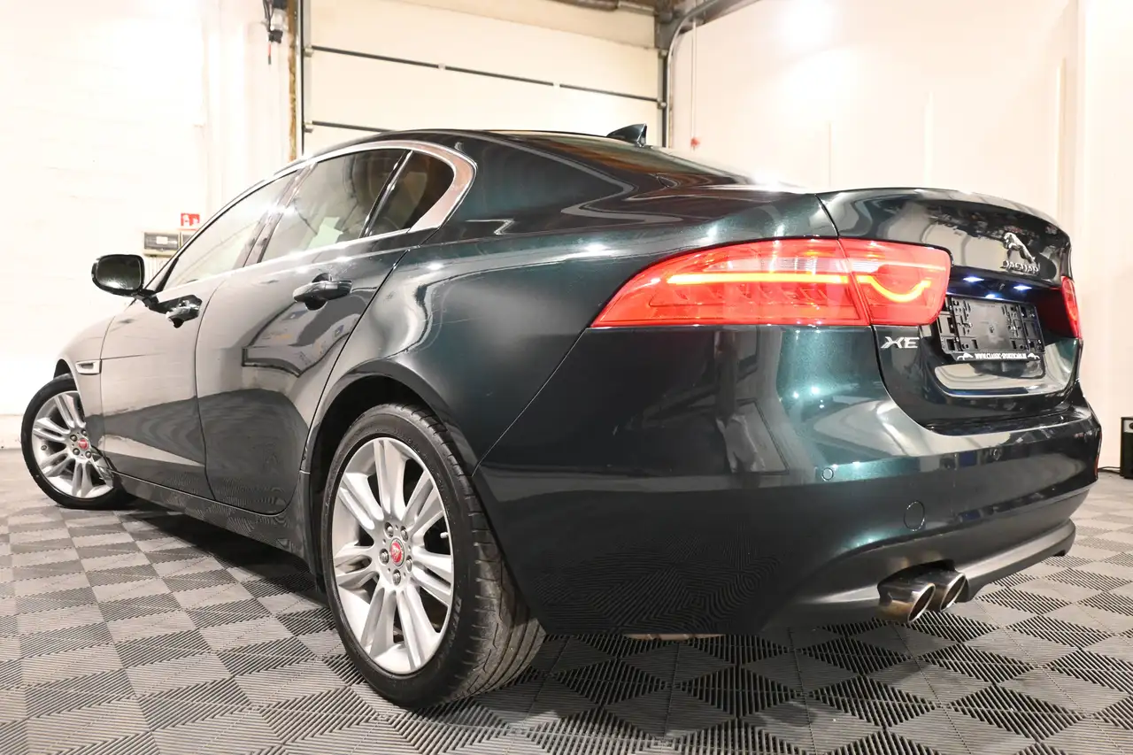 Jaguar XE - 9