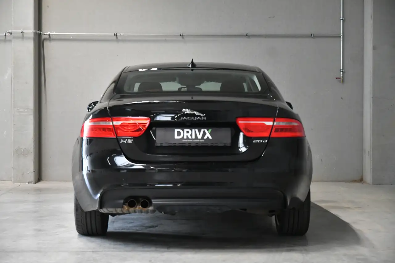 Jaguar XE - 4
