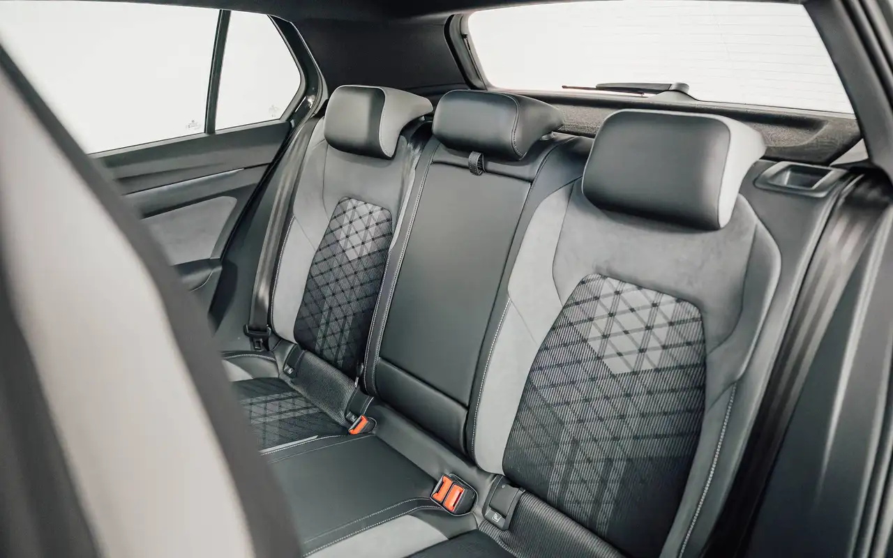 Volkswagen Golf - 9