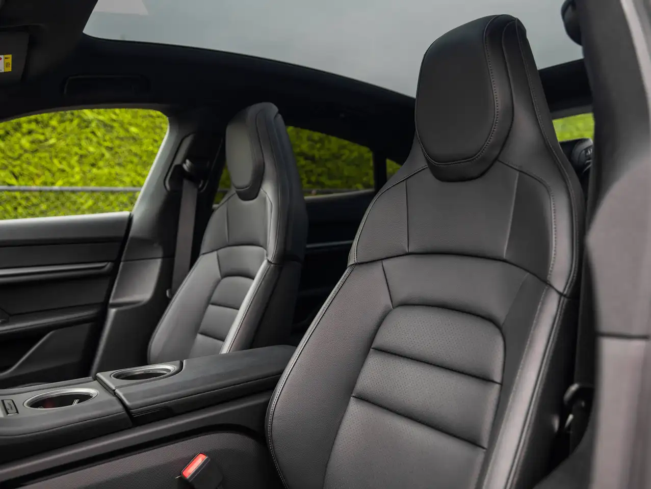 Porsche Taycan - 8