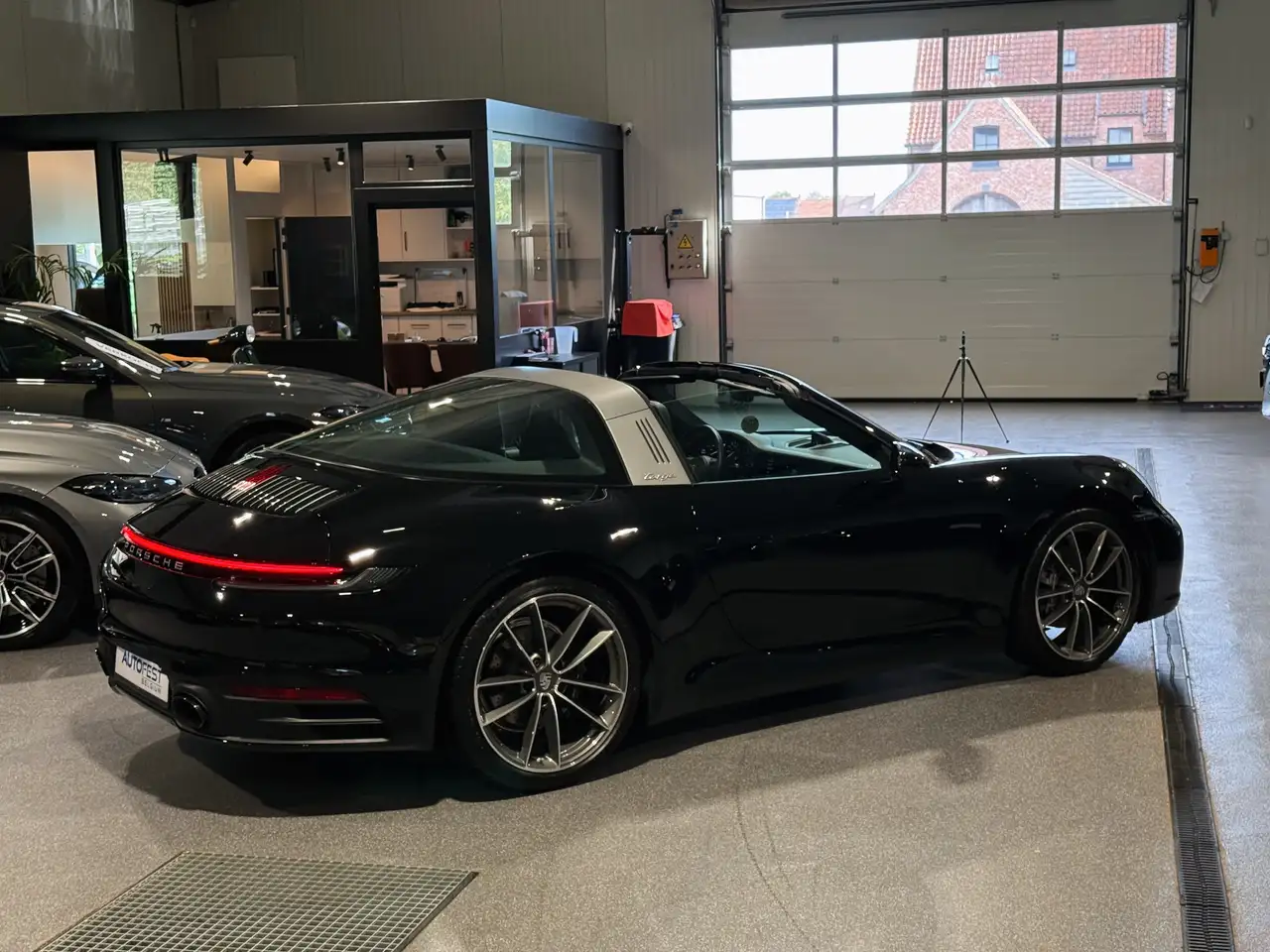 Porsche 992 - 12