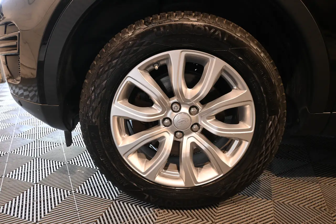 Land Rover Discovery Sport - 10