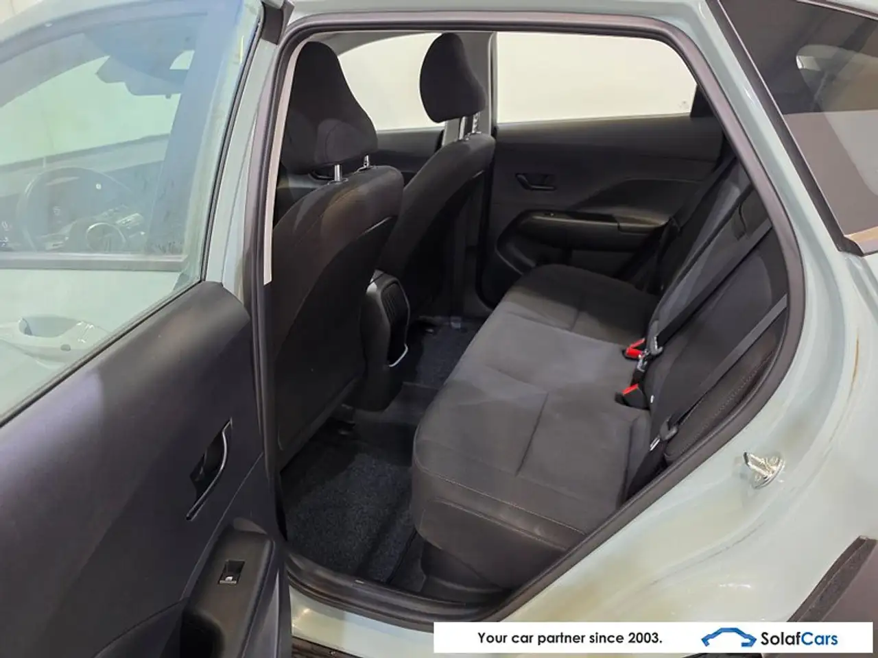 Hyundai KONA - 12