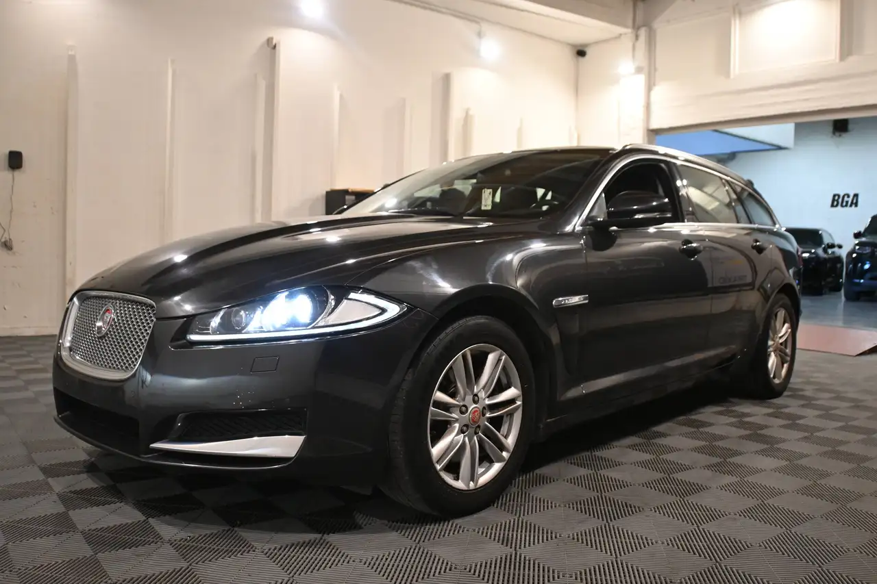 Jaguar XF - 5