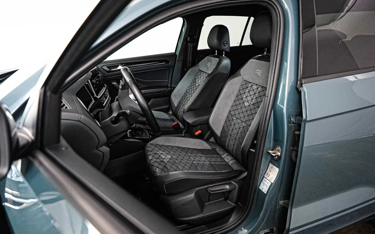 Volkswagen T-Roc - 8