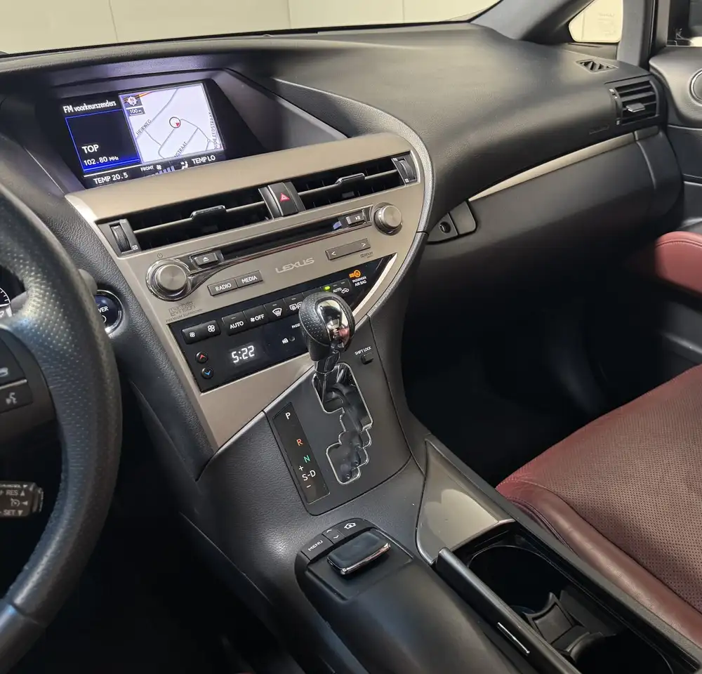 Lexus RX 450h - 12