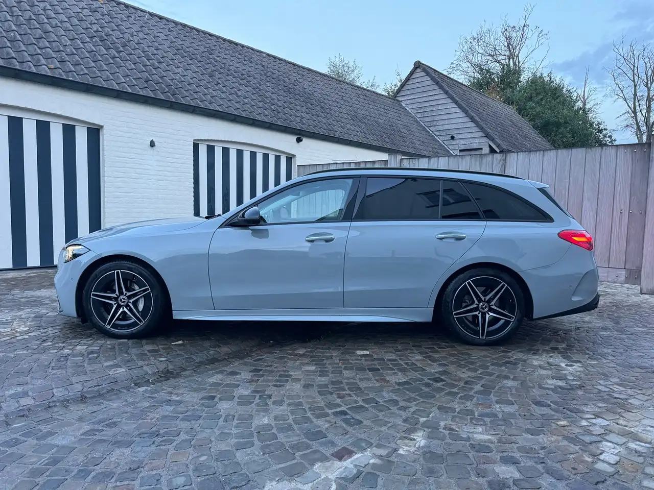 Mercedes-Benz C 200 - 3