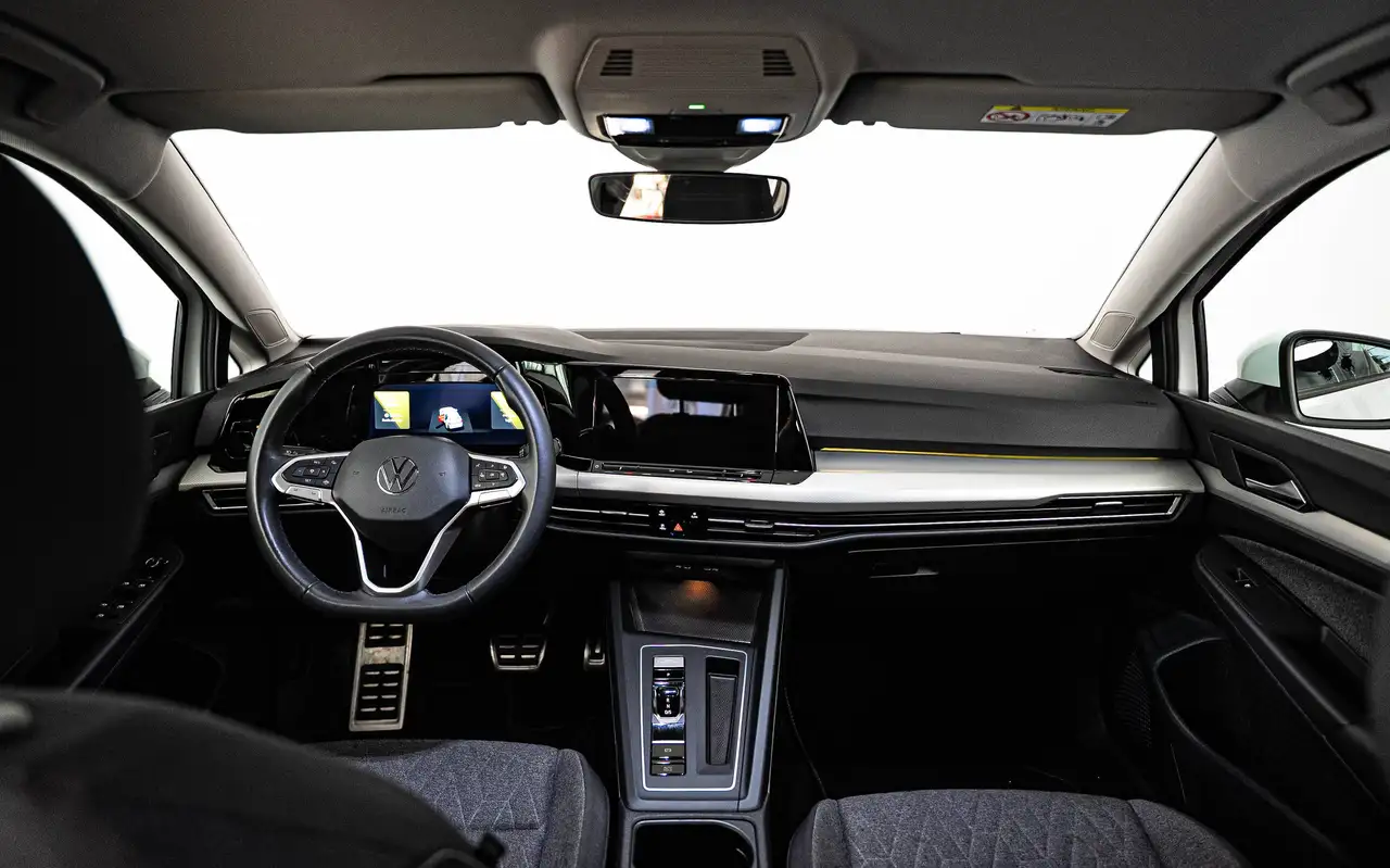 Volkswagen Golf - 9