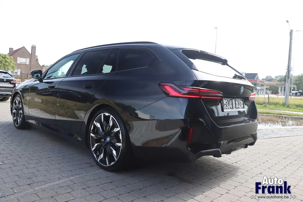 BMW i5 - 6