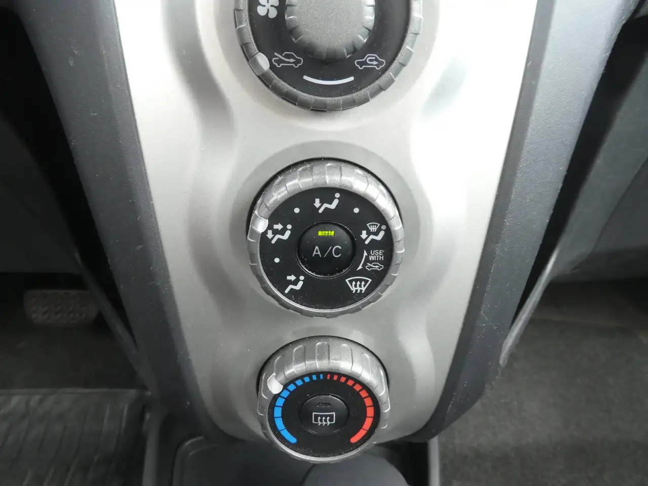 Toyota Yaris - 12
